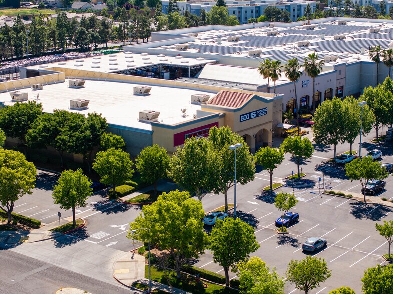 More Photos Of 1742-1746 W Olive Ave, Merced Storefront For Sale