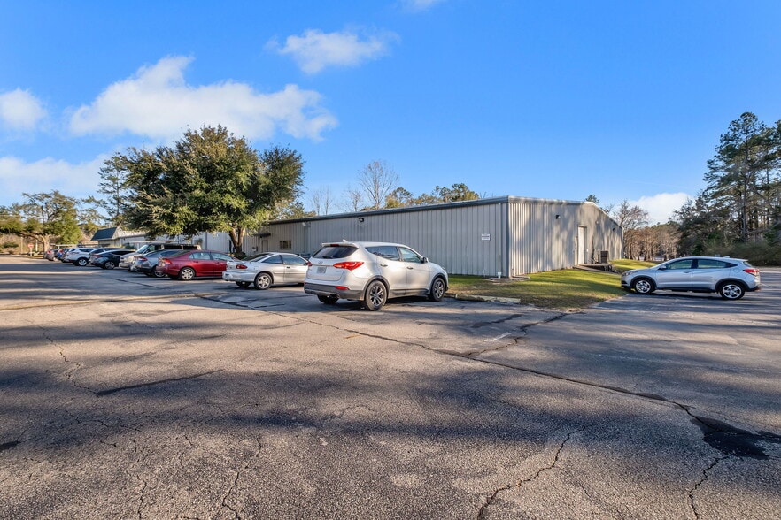 More Photos Of 1690 Capital Cir SW, Tallahassee Warehouse For Sale