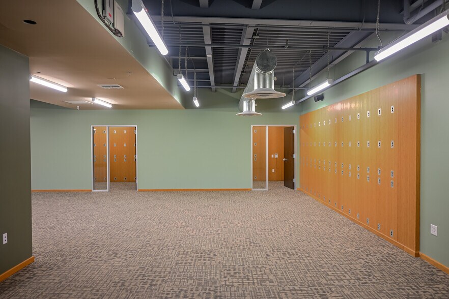 More Photos Of 23961 Newhall Ranch Rd, Valencia Unknown For Lease