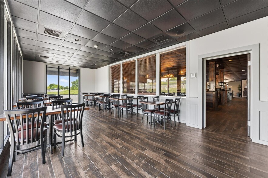 More Photos Of 4000 Fort Campbell Blvd, Hopkinsville Restaurant For Sale