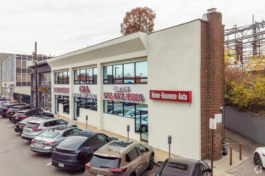 More Photos Of 5 Sunrise Plz, Valley Stream Office For Sale