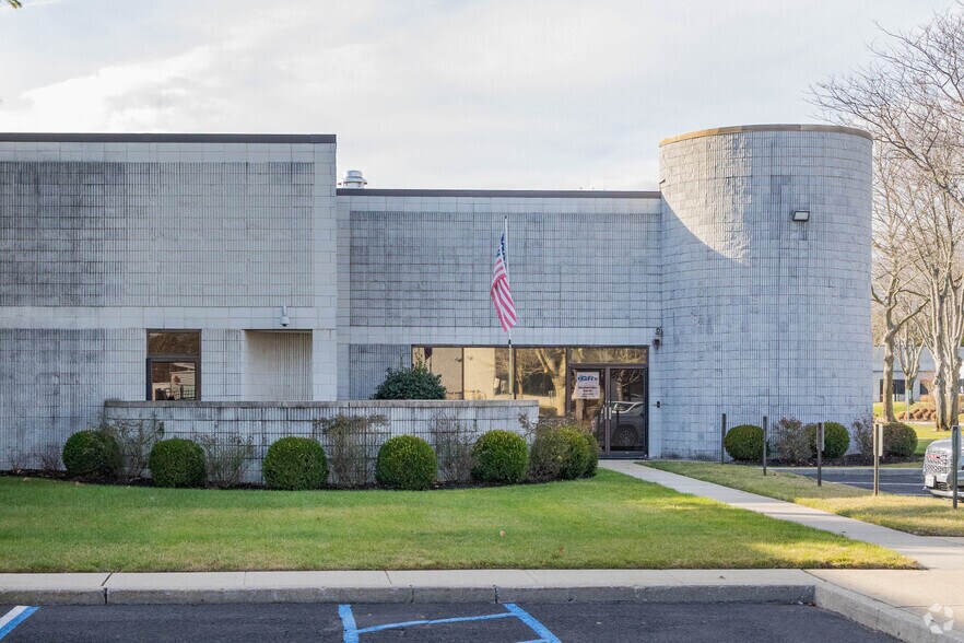 More Photos Of 100 Colin Dr, Holbrook Distribution For Sale