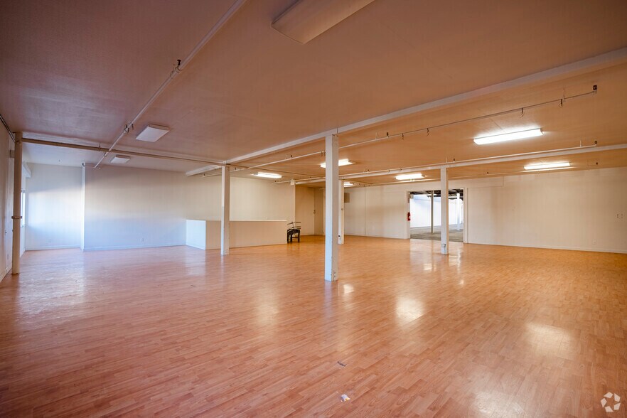 More Photos Of 842 Lighthouse Ave, Monterey Freestanding For Lease