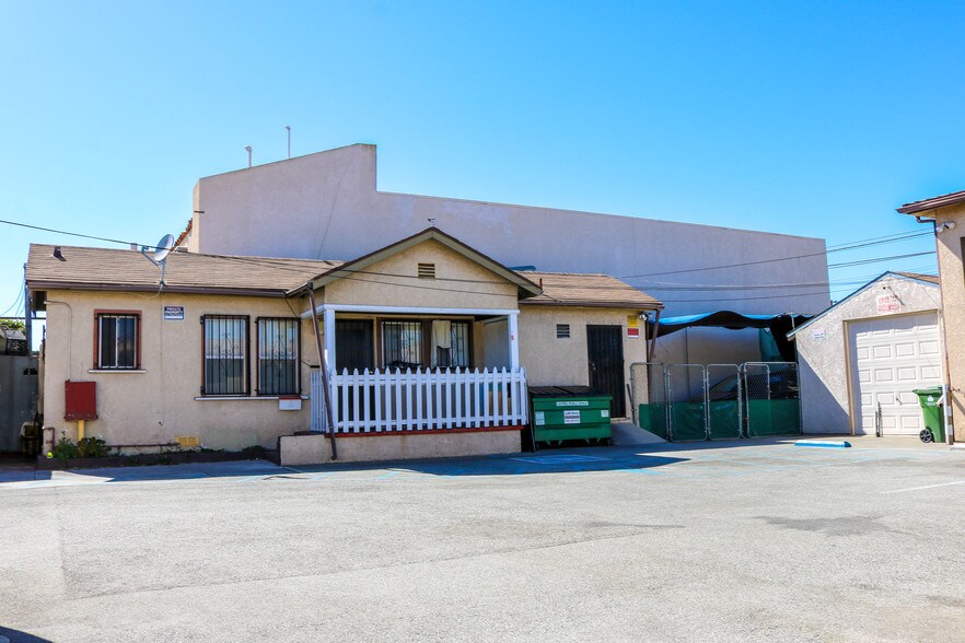 More Photos Of 1725-1733 Pacific Coast Hwy, Lomita Storefront For Lease