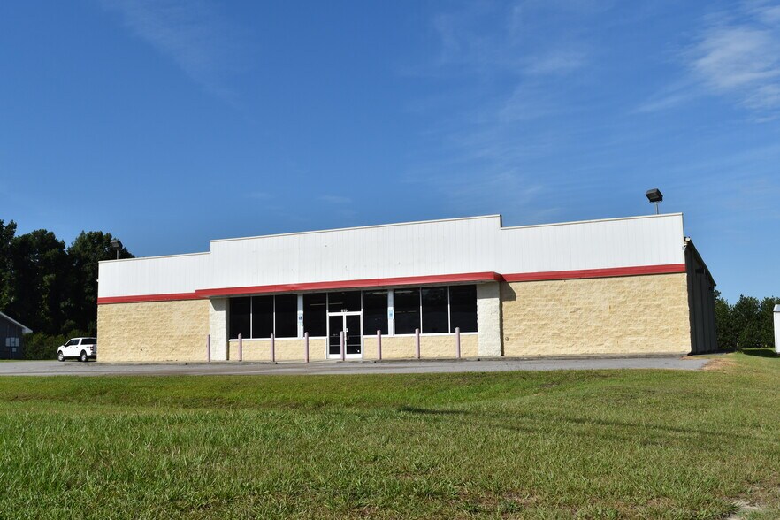 Primary Photo Of 615 S Walnut St, Pamplico Freestanding For Lease