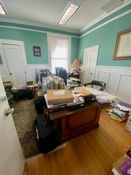 More Photos Of 2600 Mccullough Ave, San Antonio Office For Sale