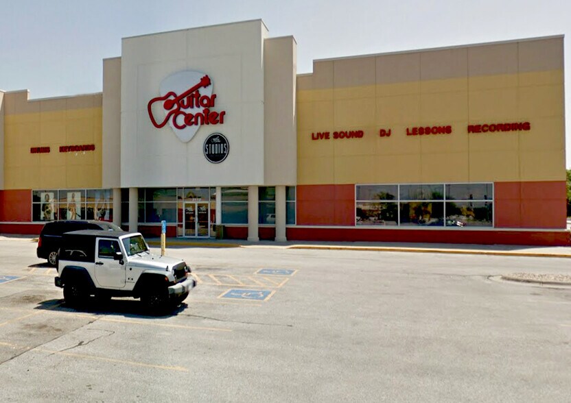 More Photos Of 3103-3505 Oak View Dr, Omaha Unknown For Lease