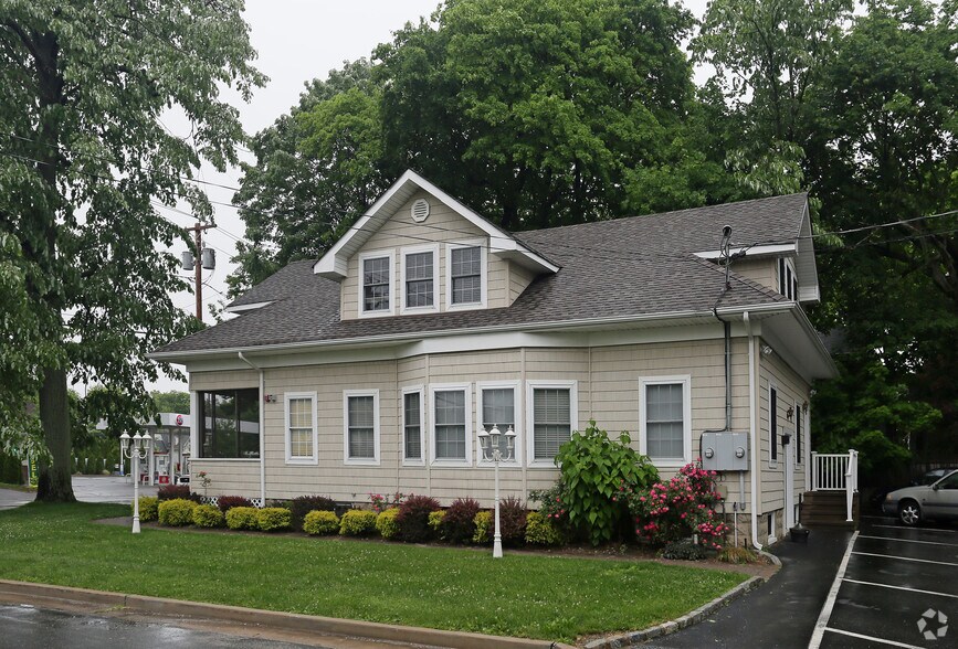 More Photos Of 209 Main St, Port Jefferson Station Office For Lease