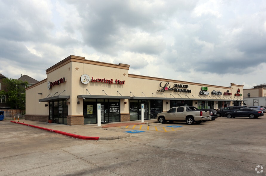 More Photos Of 2825 S Kirkwood Rd, Houston Freestanding For Lease
