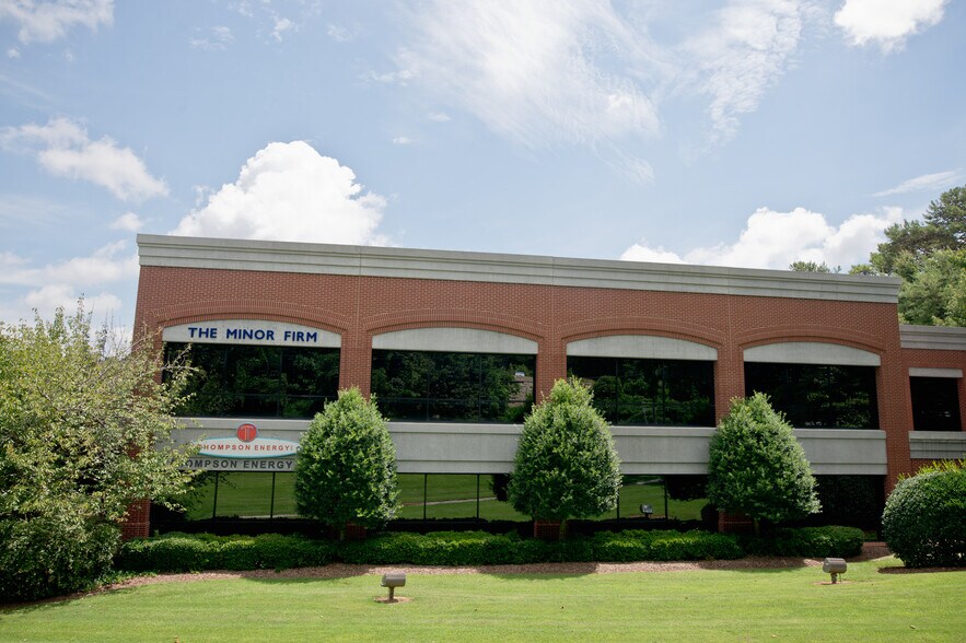 More Photos Of 745 College Dr, Dalton Manufacturing For Lease