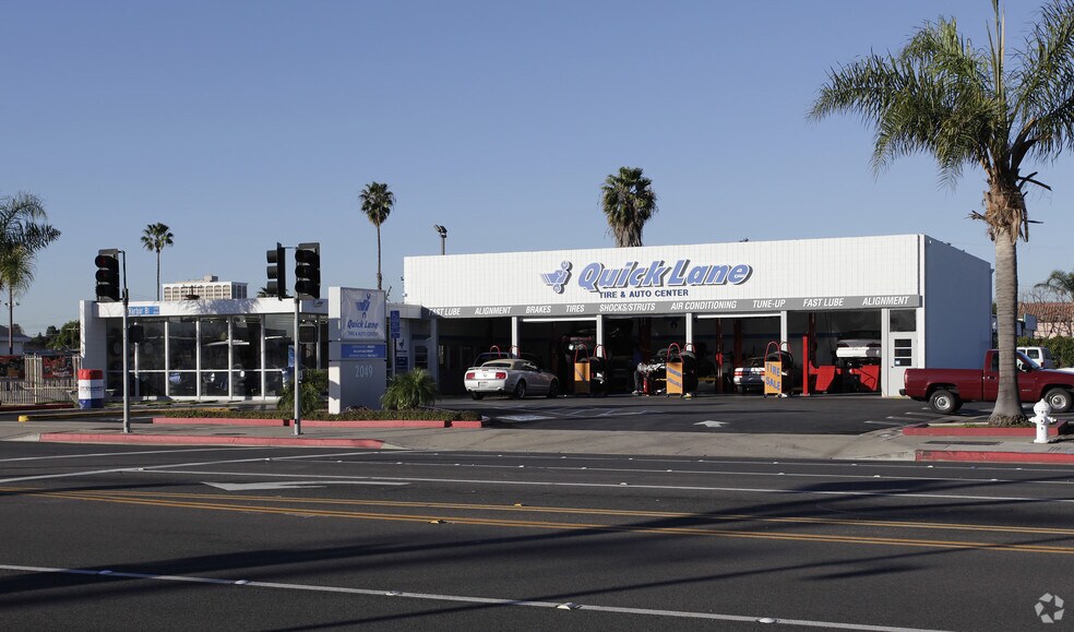 Primary Photo Of 2049 Harbor Blvd, Costa Mesa Auto Repair For Lease