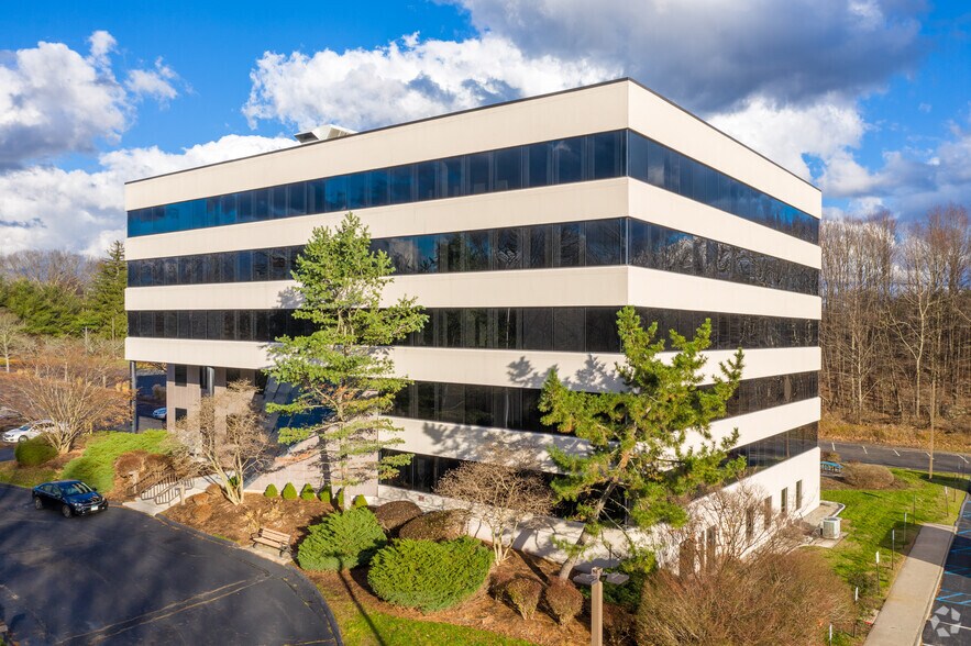 More Photos Of 609 W Johnson Ave, Cheshire Medical For Lease