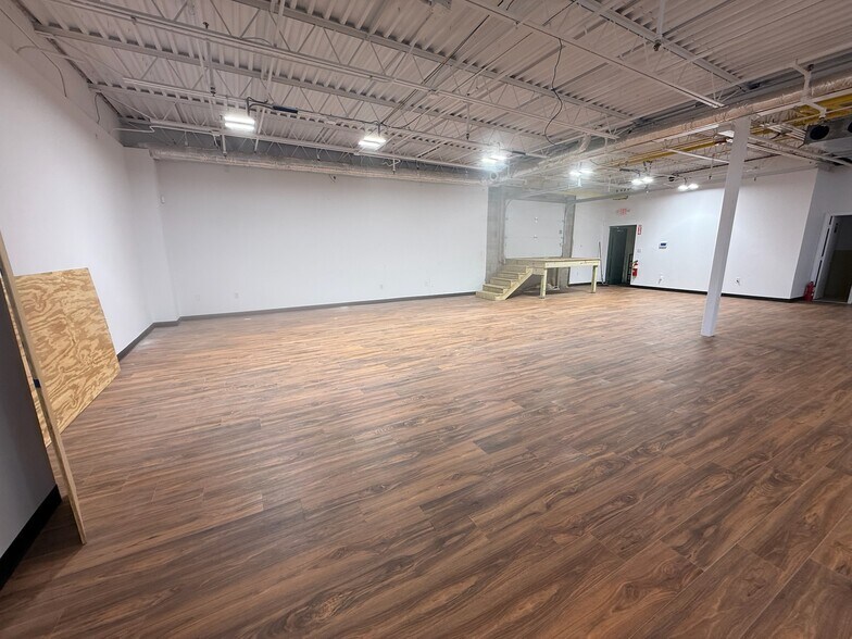 More Photos Of 356 S Broadway, Salem Unknown For Lease