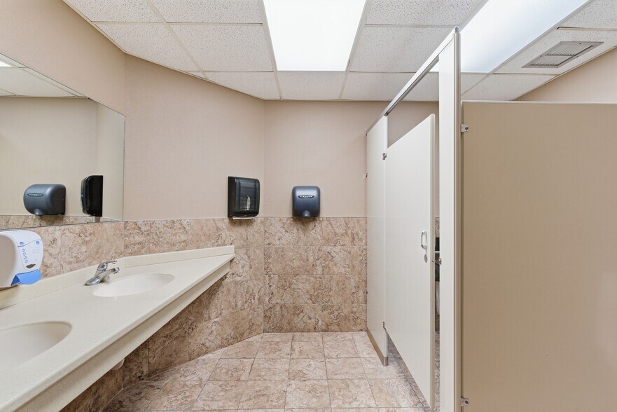 More Photos Of 403 4TH St NW, Bemidji Medical For Lease