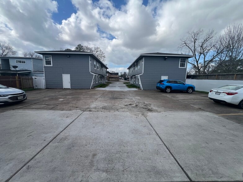 More Photos Of 2917-2919 Ashley St, Houston Apartments For Sale