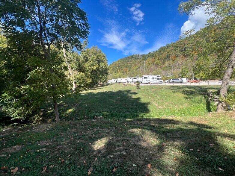 More Photos Of 462 Adams rd, Julian Trailer Camper Park For Sale