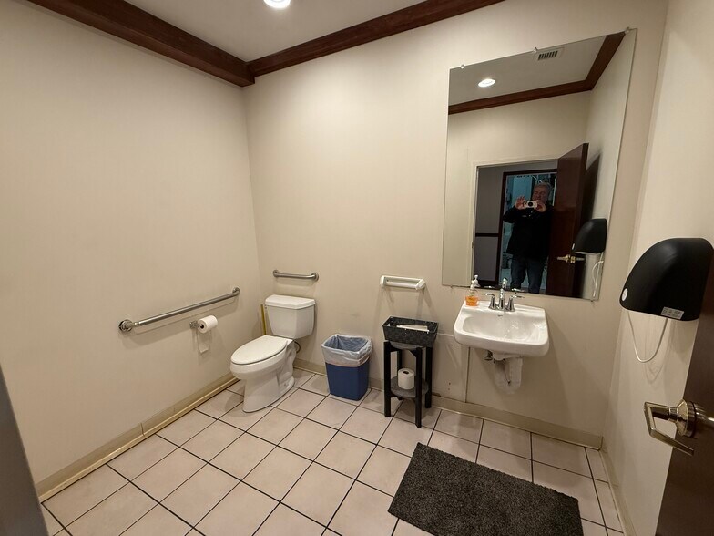 More Photos Of 636 Old Liverpool Rd, Liverpool Office For Lease