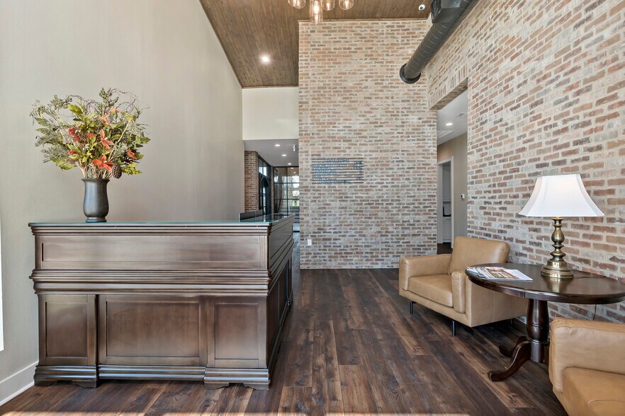 More Photos Of 4438 State Highway 6, College Station Office For Lease