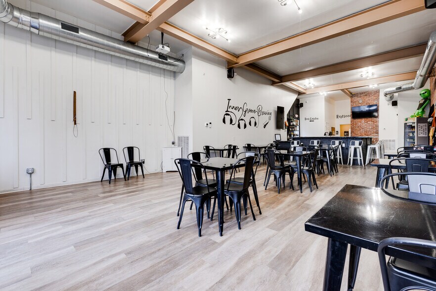 More Photos Of 827 E Warrington Ave, Pittsburgh Flex For Lease