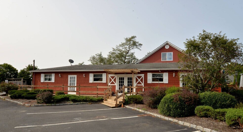 More Photos Of 3225 Sound Ave, Riverhead Storefront Retail Office For Sale