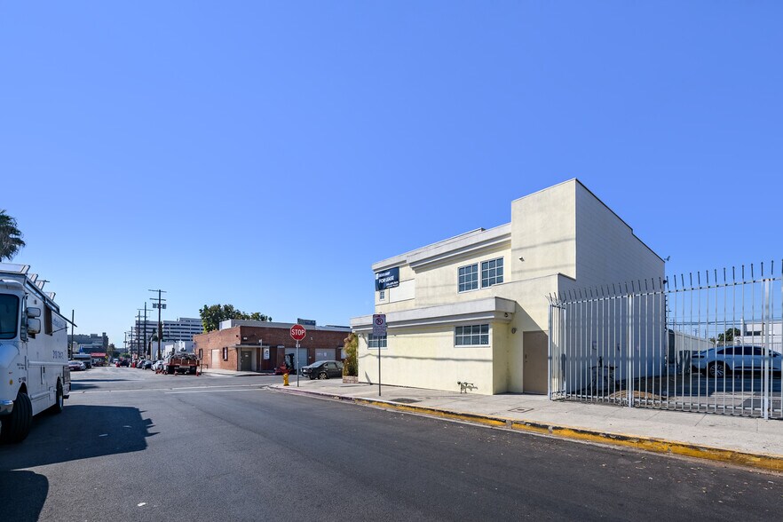 More Photos Of 11163 La Grange Ave, Los Angeles Veterinarian Kennel For Lease