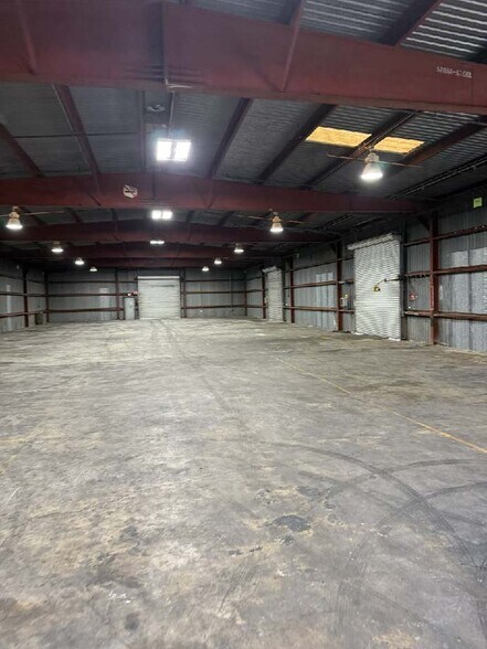 More Photos Of 218 Springfield Rd, Baton Rouge Warehouse For Lease