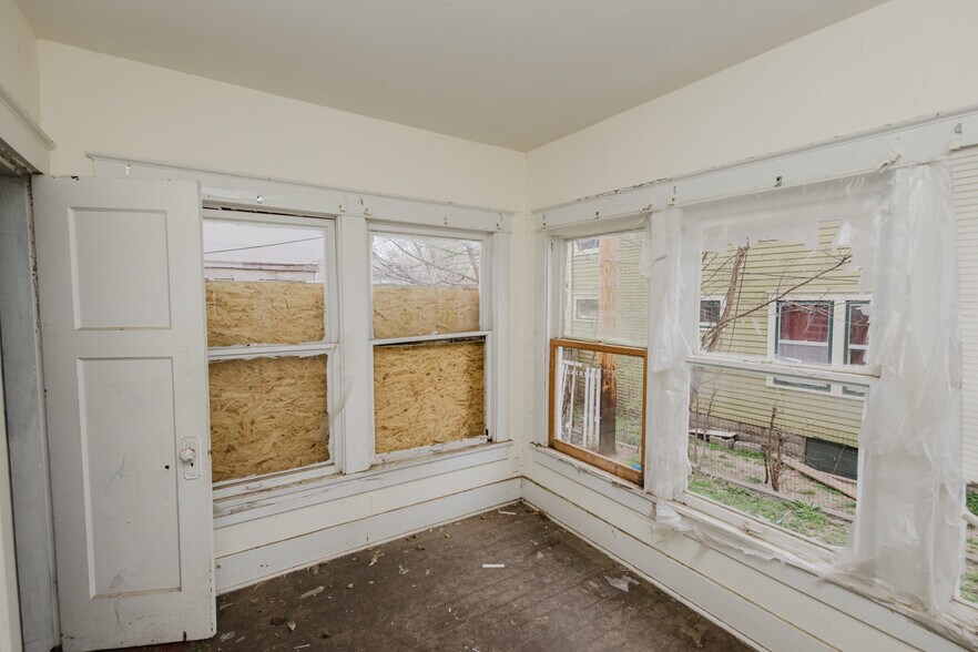 More Photos Of 123 E Madison Ave, Arkansas City Apartments For Sale
