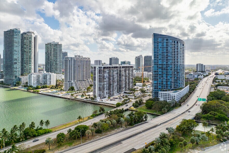 More Photos Of 600 NE 36th St, Miami Apartments For Lease