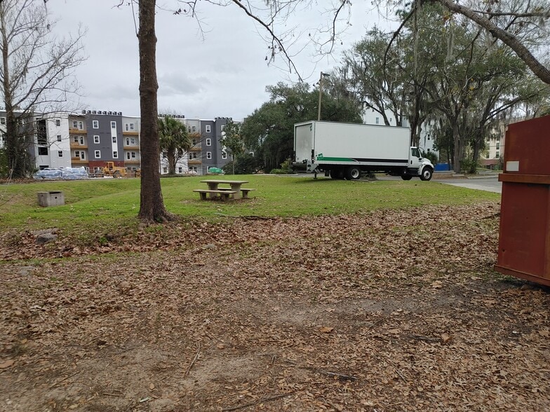 More Photos Of 2700 SW 13th St, Gainesville Office For Lease