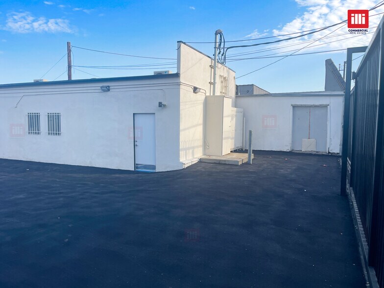 More Photos Of 7307-7309 Canoga Ave, Canoga Park Restaurant For Lease