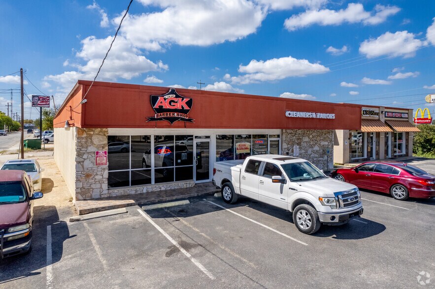 Primary Photo Of 609 Pat Booker Rd, Universal City Storefront Retail Office For Sale