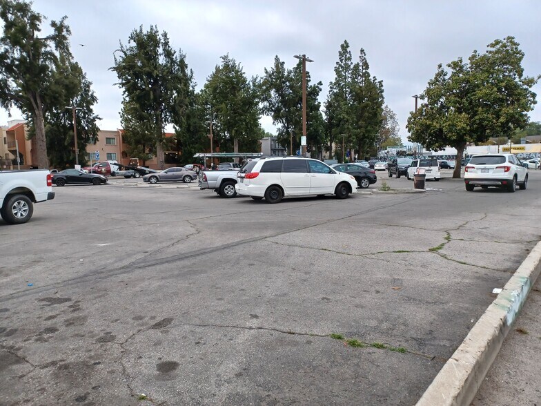 More Photos Of 18511 Sherman Way, Reseda Medical For Lease