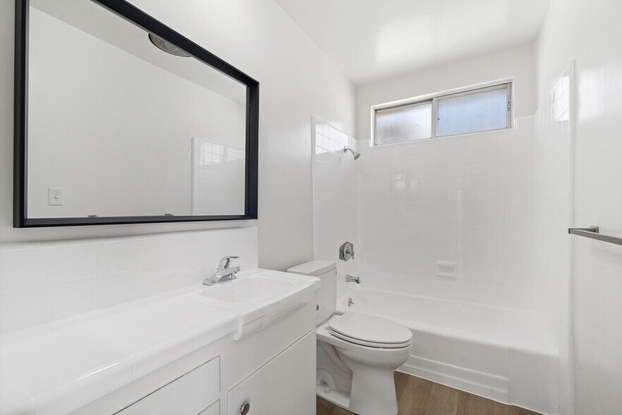More Photos Of 1236 McClellan Dr, Los Angeles Apartments For Sale