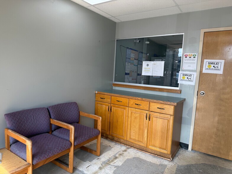 More Photos Of 175 Industrial Park Dr, Hollister Industrial For Sale
