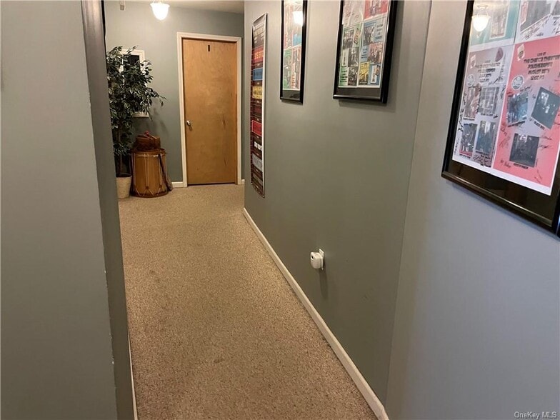 More Photos Of 42 Orchard St, Walden Freestanding For Sale