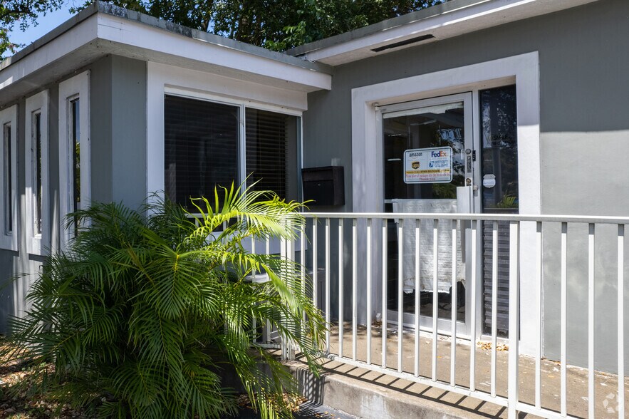 More Photos Of 17021 NE 6th Ave, North Miami Beach Medical For Sale