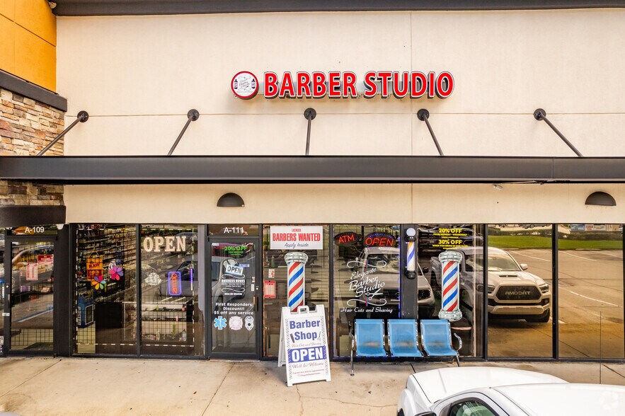 More Photos Of 380 Semoran Commerce Pl, Apopka Unknown For Lease