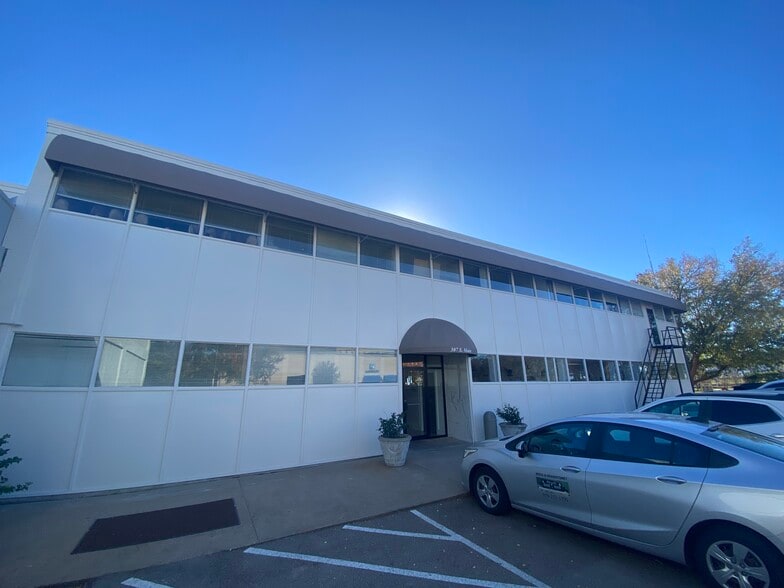 Primary Photo Of 307 S Main St, Bryan Medical For Lease