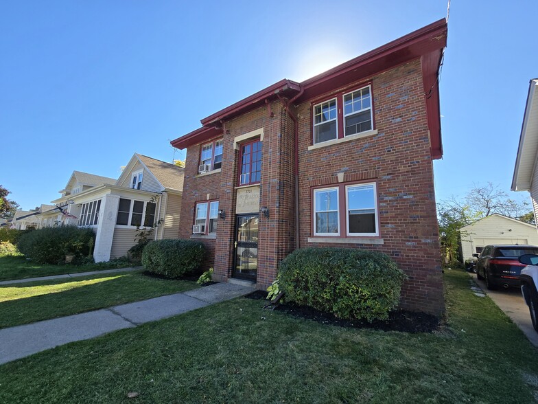 Primary Photo Of 2701 Arlington Ave, Racine Apartments For Sale