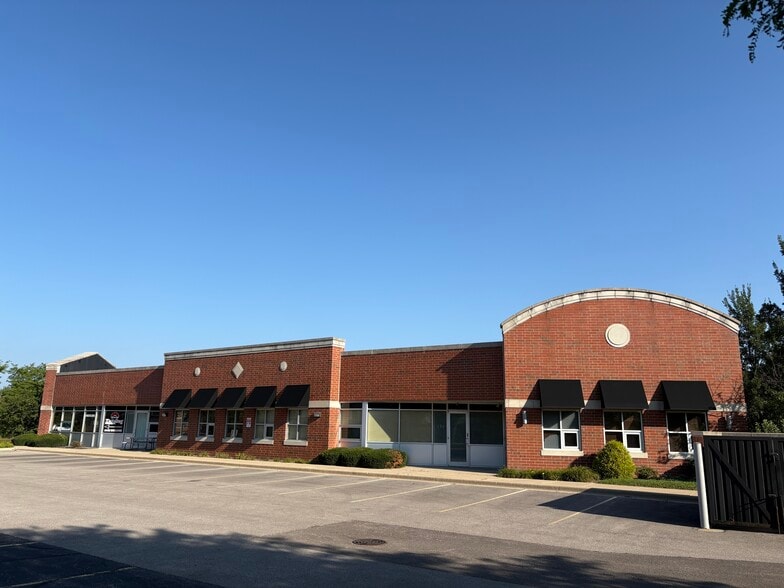 More Photos Of 2156 Deep Water Ln, Naperville Office For Sale
