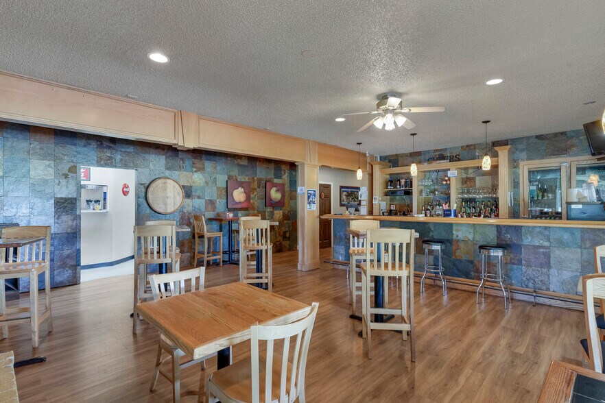 More Photos Of 6335 Highway 22, Independence Sports And Entertainment For Sale