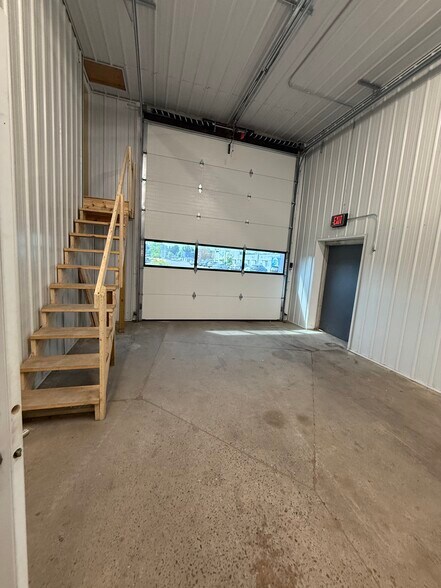 More Photos Of 2318 Ridge Rd, Eau Claire Warehouse For Lease
