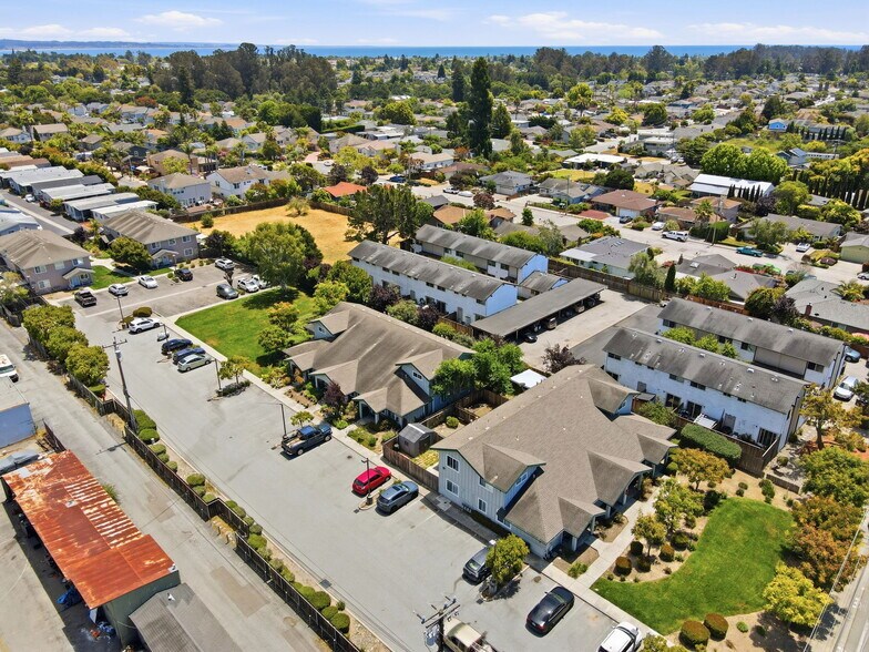 More Photos Of 2220 Chanticleer Ave, Santa Cruz Apartments For Sale