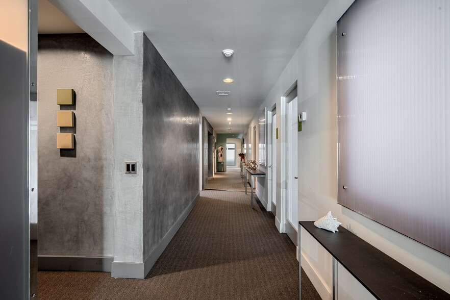 More Photos Of 1081-1091 N Palm Canyon Dr, Palm Springs Office Residential For Lease