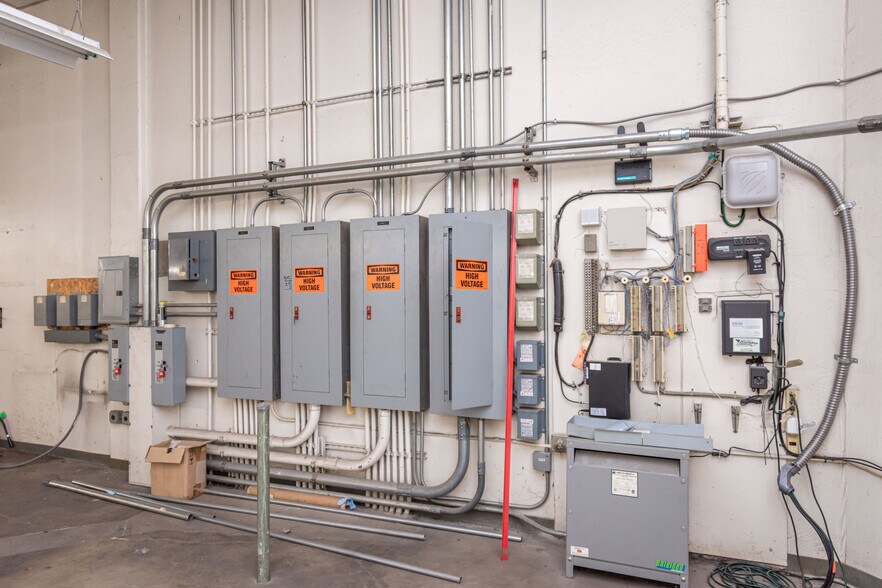 More Photos Of 1819 E St, Sacramento Flex For Lease