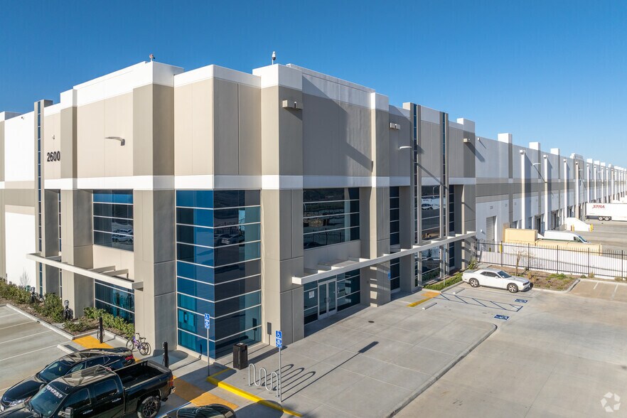 More Photos Of 2600 E John St, Banning Warehouse For Lease