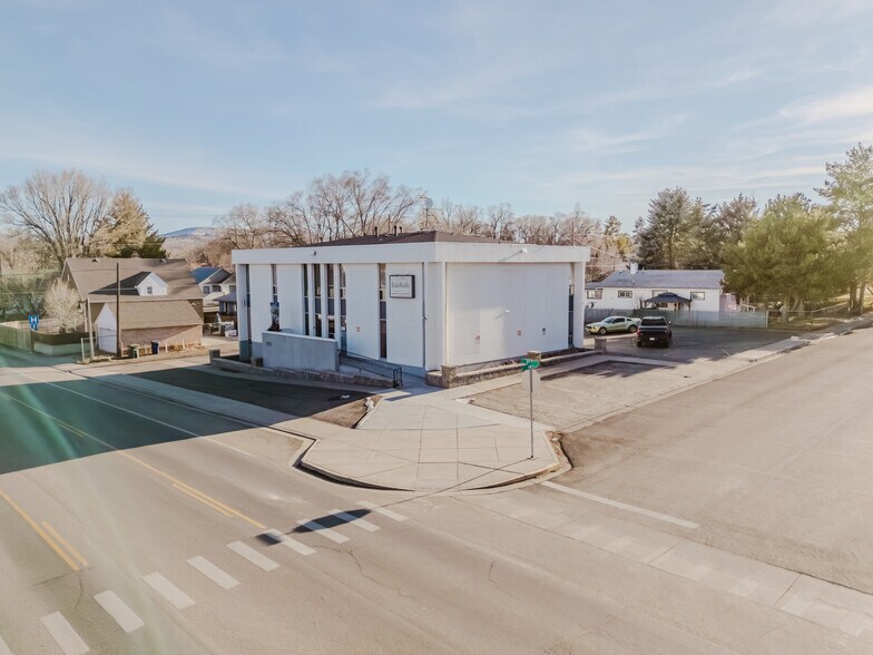 More Photos Of 975 5th St, Elko Office For Lease