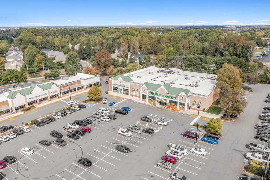 More Photos Of 20601-20619 Torrence Chapel Rd, Cornelius General Retail For Lease