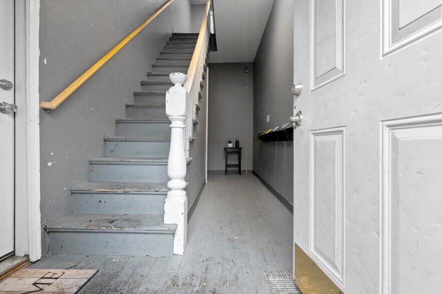 More Photos Of 99 Galpin St, Naugatuck Apartments For Sale