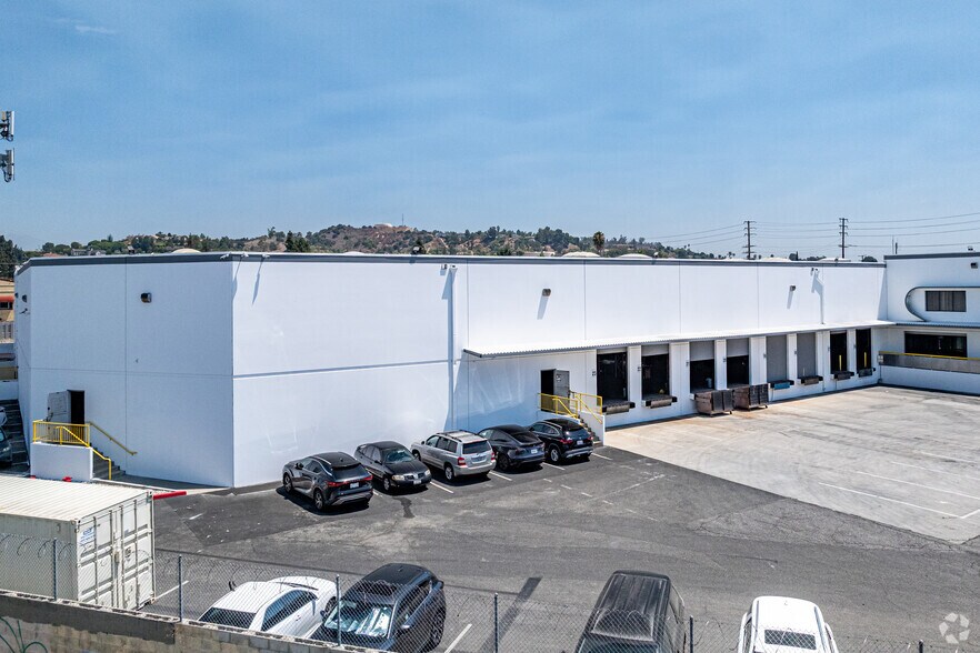 More Photos Of 347 S Stimson Ave, City Of Industry Warehouse For Lease